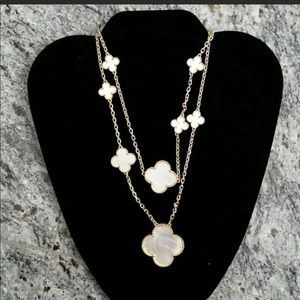 Mother of pearl clover necklace